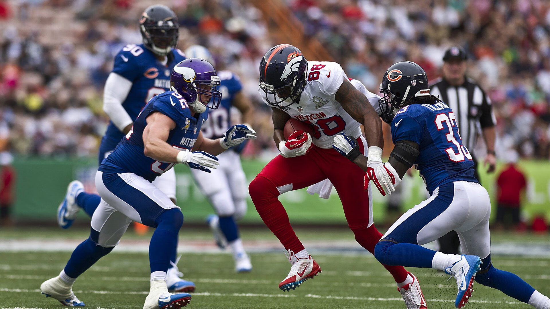 中国马拉松赛南京站 城市赛道吸引大量本地跑者参与，南京的马拉松比赛